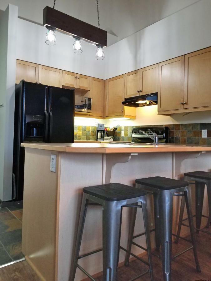Downtown Loft, Mountain Views, Fireplace, Couple'S Retreat, Walker'S Paradise Canmore Esterno foto