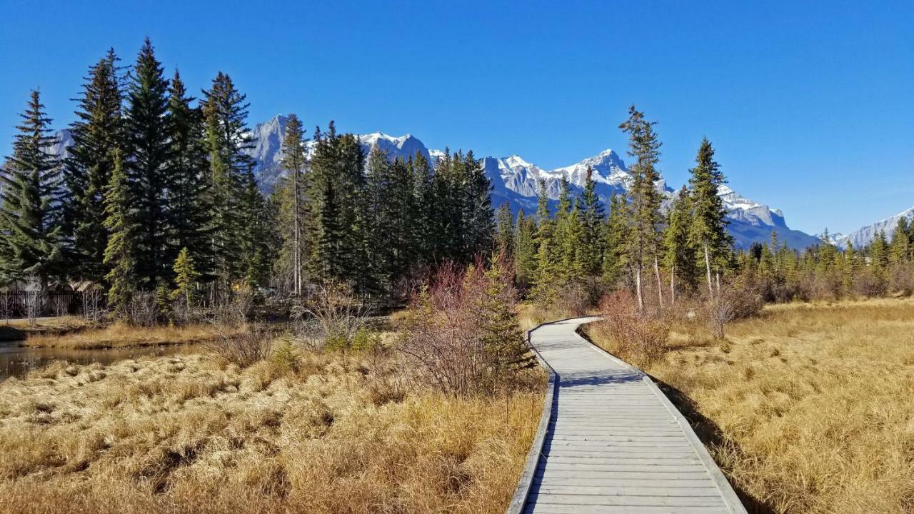 Downtown Loft, Mountain Views, Fireplace, Couple'S Retreat, Walker'S Paradise Canmore Esterno foto